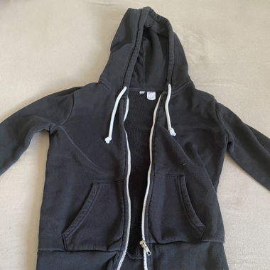 Schwarzer hoodie mit Reisverschluss