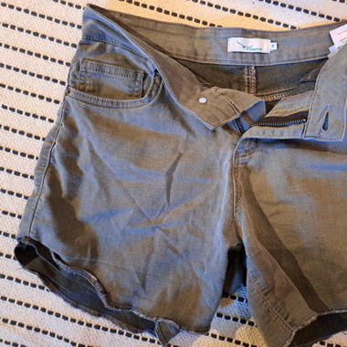 Graue Hotpants