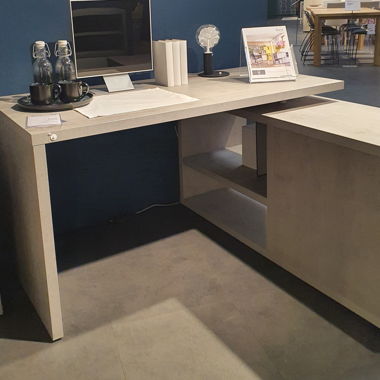 Bürotisch