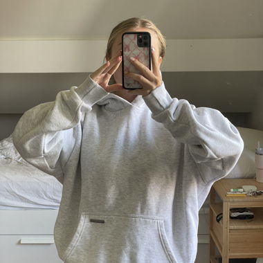 oversized grey hoodie