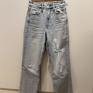 H&M Straight light wash jeans with rip