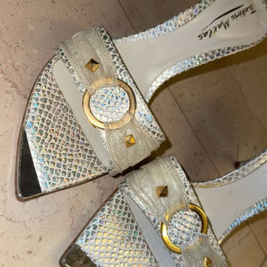 PUMPS MIT NIEDRIGEM ABSATZ