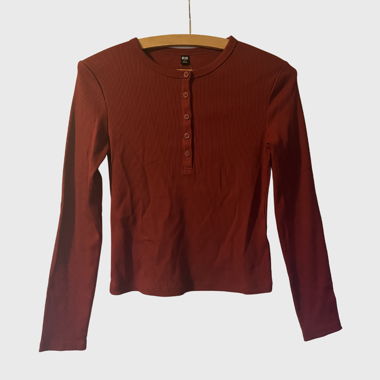 UNIQLO wine long sleeve top (XS-XXS)