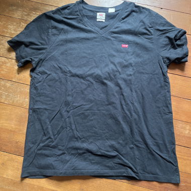 T-shirt Levi's à encolure en V noir