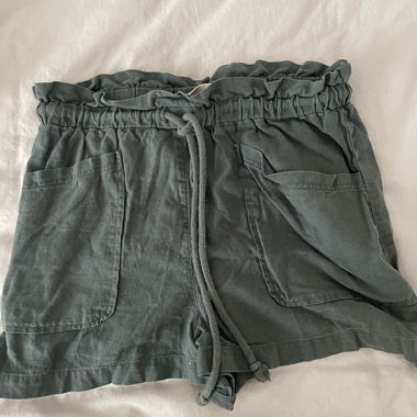 Shorts Universal Thread