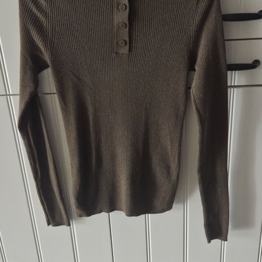Knit top in khaki green from Mango