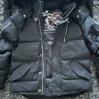 Parka Moose Knuckles imbottito in piuma