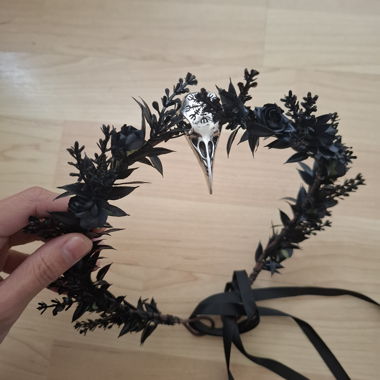 SHEIN floral gothic headpiece with raven skull