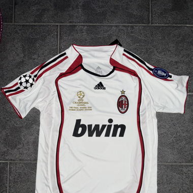 Retro Adidas AC Milan Maldini 2006/2007 jersey.