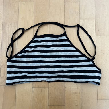 Top a collo halter a righe, taglia S