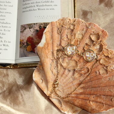 Blumenarmband