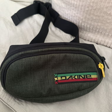 Dakine Bauchtasche