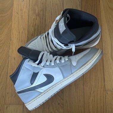 Nike Air Jordan 1 Mid grigio/bianco EU 43