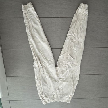 Weisse leichte Hose