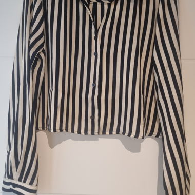 Cropped shirt