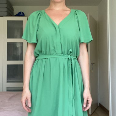 neues Kleid mit Etikett aus H&M