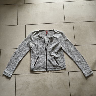 Giacca in maglia con fili dorati, grigia con zip