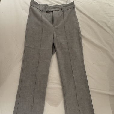 Graue Flare Stoffhose von Bershka