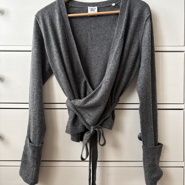 Grauer Wickel-Cardigan, 100% Kaschmir