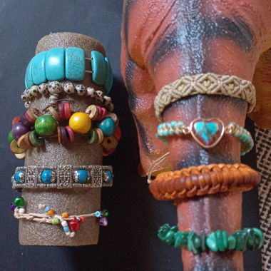 Lot de bracelets colorés