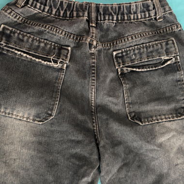 Graue Jeanshose