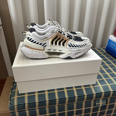 Li-Ning