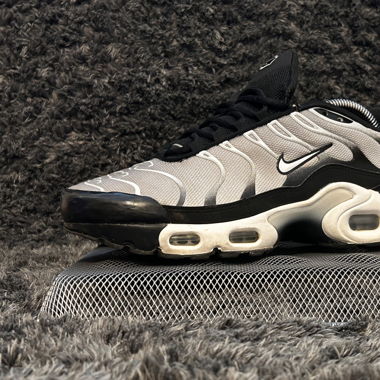 Nike Air Max Plus 1