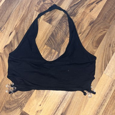 Schwarzes Neckholder Crop Top