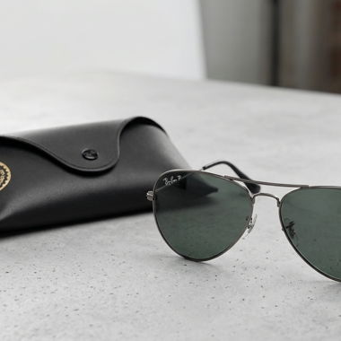 Lunettes de soleil Ray-Ban avec étui
