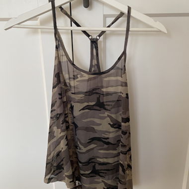 Military Look Top size XS (tag) airy