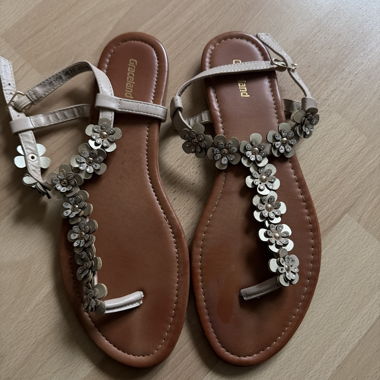 Sandali Graceland con applicazione floreale