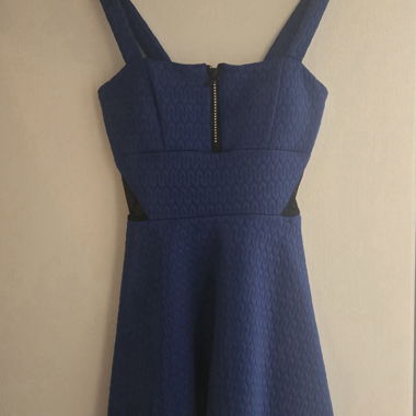 Blaues Trägerkleid mit Reissverschluss