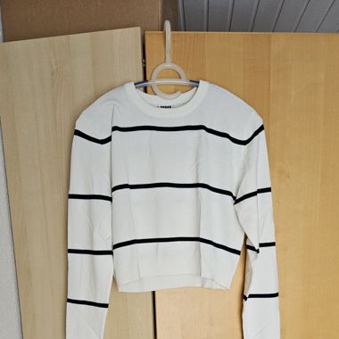 Pull court rayé