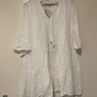 Robe de plage dentelle au dos