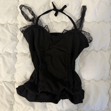 Top noir dentelle