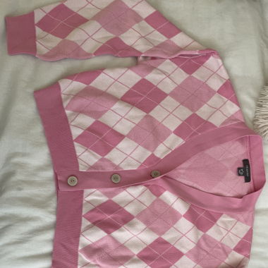 pink cardigan 