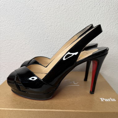 Christian Louboutin High Heels Schwarz Lack Gr. 36