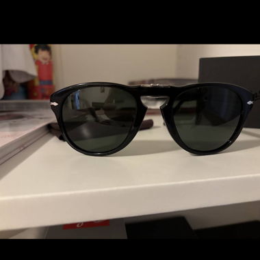 Lunettes de soleil Persol pliantes