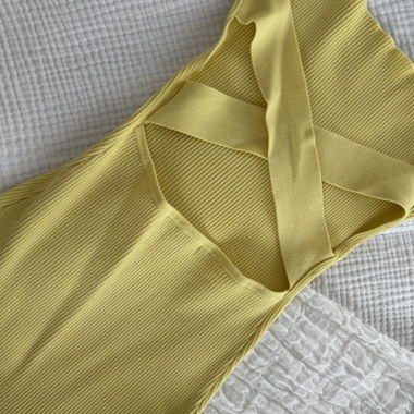 Robe jaune côtelée