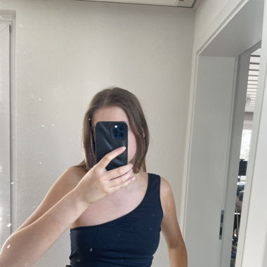 black one side top