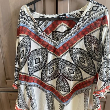 Bluse mit Flügelärmel