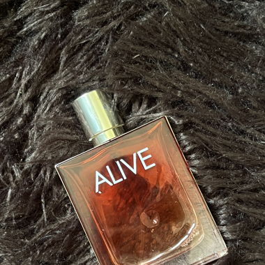 Hugo boss parfume Alive