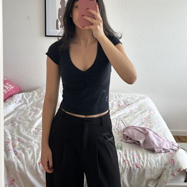 Black Brandy Melville top with neckline