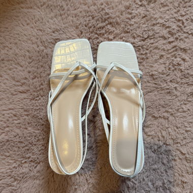 weisse  stilettos
