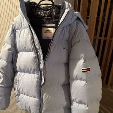 Piumino Tommy Jeans con cappuccio