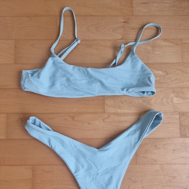 Blauer Bikini