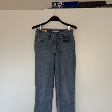 LEVI‘S MOM JEANS