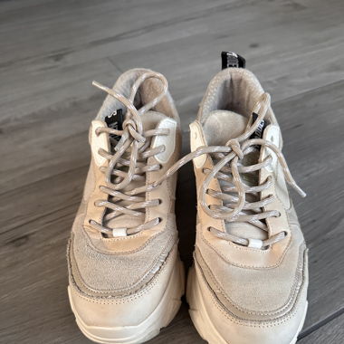 Steve Madden 