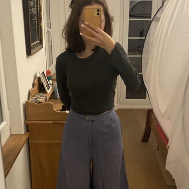 baggy trousers