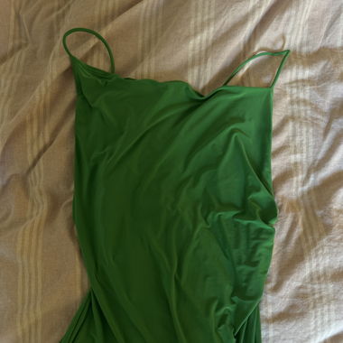 Robe asymétrique verte